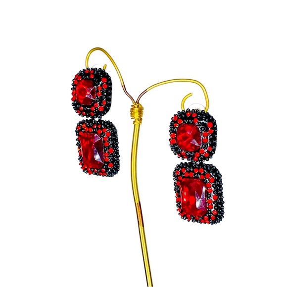 "Red Carpet Ready" - Old Hollywood Style Square Crystal Dangle Pierced Earrings - Picture 3 of 4